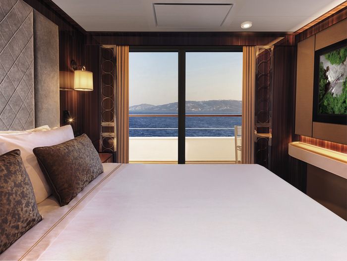 Accommodation on World Navigator